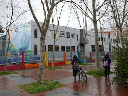 Odon de Apraiz school, in Apraizó (Álava), which was closed on Monday due to the coronavirus pandemic.