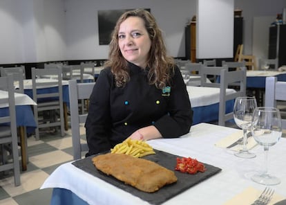 Carmen Fernandez, cocinera del restaurante Ingazu de Alcorcón, y ganadora del cachopo más popular de España.
 