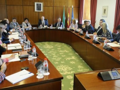 Reunión de la Junta de Portavoces del Parlamento andaluz, presidida por Durán.