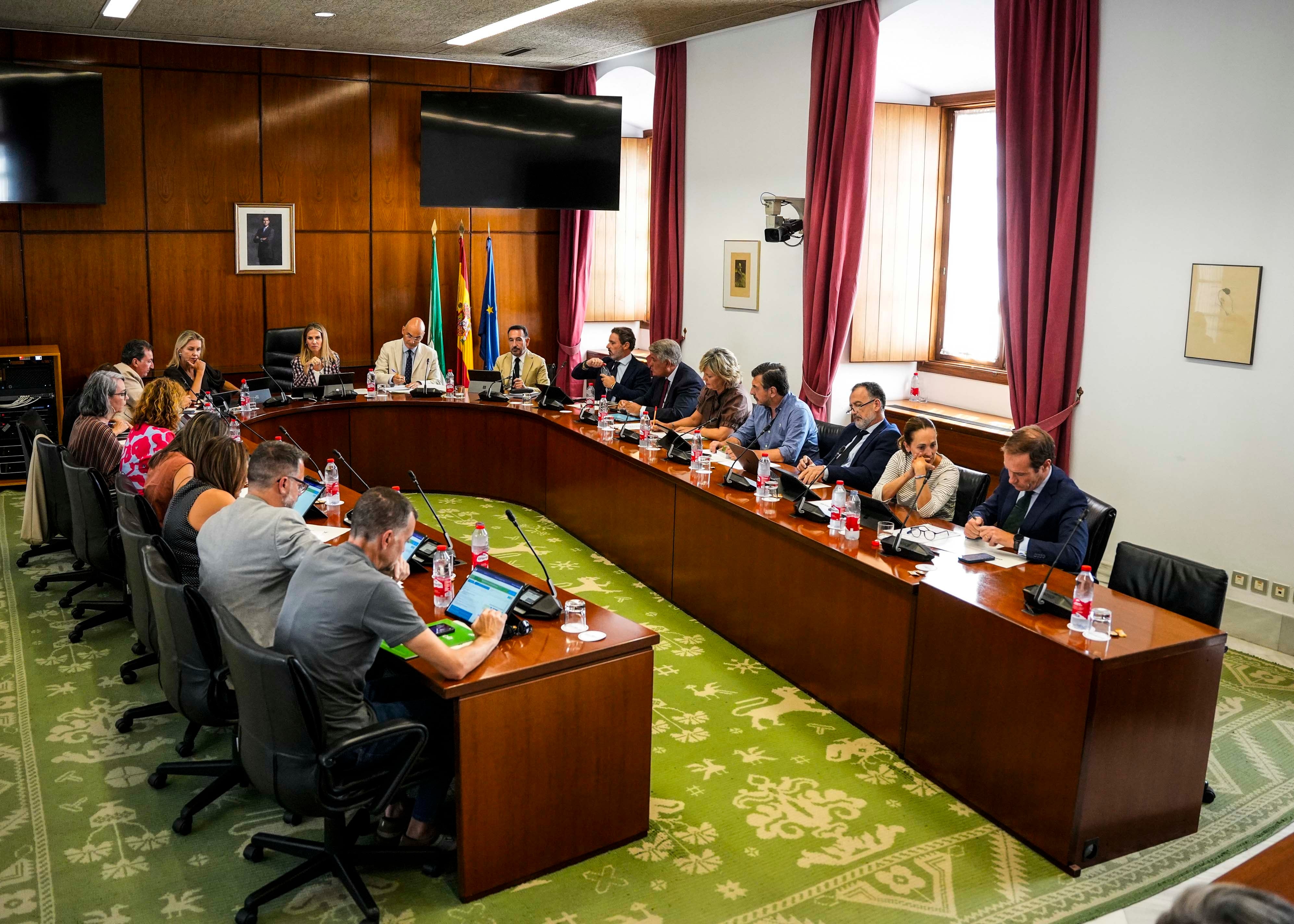 La izquierda andaluza propina la primera derrota parlamentaria de PP y Vox