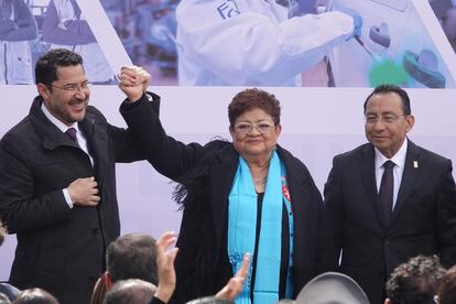 Ernestina Godoy, junto al jefe de Gobierno, Martí Batres, y el magistrado Rafael Guerra, este martes, durante el cuarto y último informe de la fiscal, en Ciudad de México.