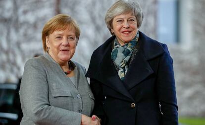 La canciller alemana, Angela Merkel, y la primera ministra británica, Theresa May, en diciembre de 2018 en Berlín.