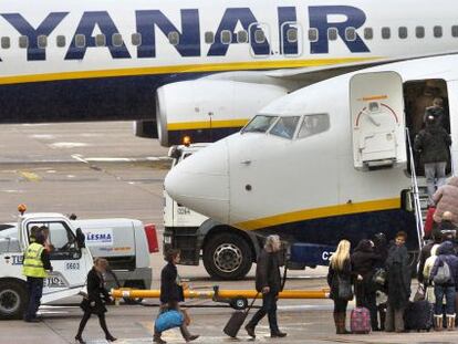 Aviones de Ryanair en el aeropuerto de Girona.