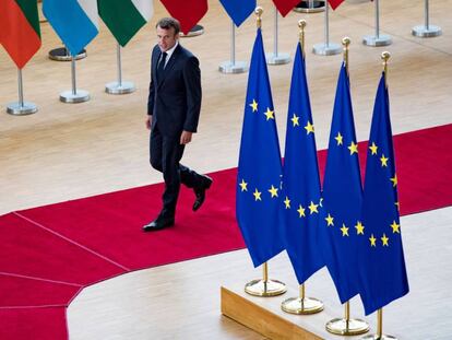 El presidente Macron llega a la cumbre de Bruselas, este domingo.