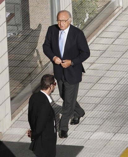 El expresidente del Banco Gallego Juan Manuel Urgoiti, a su llegada a la junta de accionistas de Pescanova