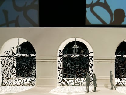 Maqueta de las puertas artísticas que Jaume Plensa instalará en el Liceu en la próxima temporada, coincidiendo con la puesta en escena que prepara para una nueva producción del "Macbeth" de Verdi.