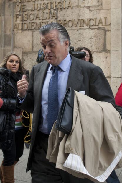 Luis Bárcenas, tras prestar declaración en Burgos.