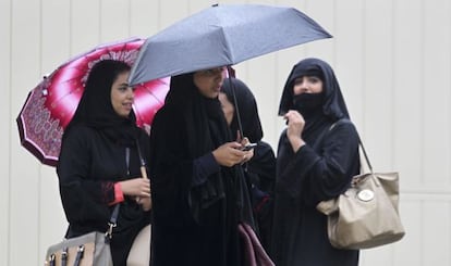 Mujeres saud&iacute;es en Riad.