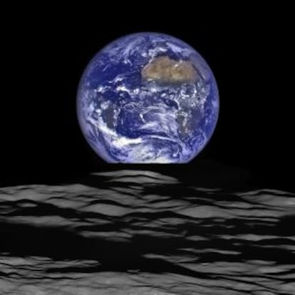 Esta imagen hecha pública este fin de semana por la NASA muestra la Tierra captada desde la Luna por la sonda LRO (Lunar Reconnaissance Orbiter).