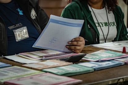 Se han instalado 84.000 casillas en todo el país para la jornada electoral en la que México elegirá a jueces, magistrados y ministros.