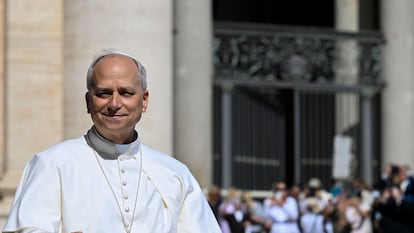 El papa León XIV, este miércoles en la audiencia general celebrada en la plaza de San Pedro, en una imagen distribuida por el Vaticano.