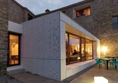 Exterior del hotel rural La Demba, en Abizanda (Huesca).