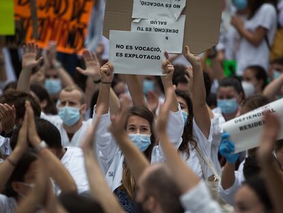 Protesta de médicos residentes en Barcelona en 2020.