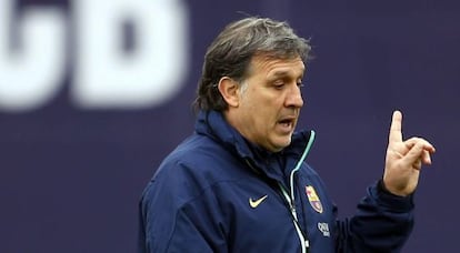 'Tata' Martino, técnico del Barça, en el entrenamiento de hoy.