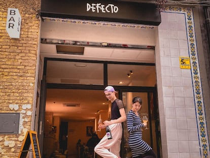 Fachada de Defecto Bar de Vinos Naturales, en Valencia. Imagen proporcionada por el establecimiento.