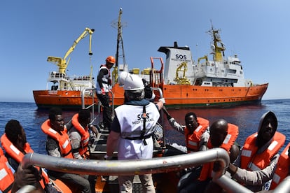 Rescate con el barco 'Aquarius', el 24 de mayo de 2016 frente a la costa libia.