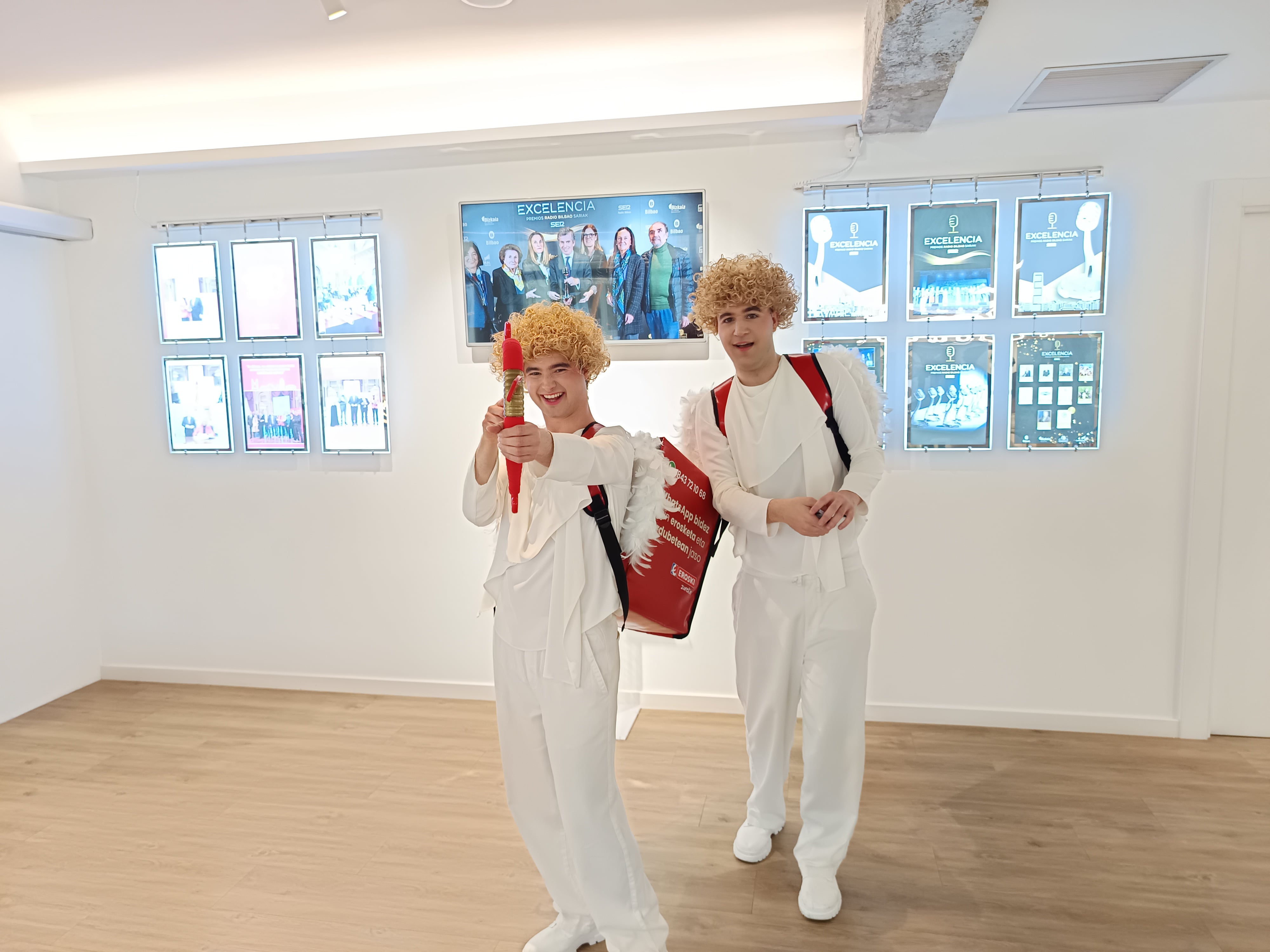 Eroski lanza la venta por WhatsApp por IA y con la entrega en una hora 