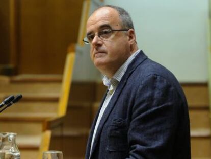 El portavoz del PNV, Joseba Egibar, interviene este jueves en el pleno del Parlamento vasco. 