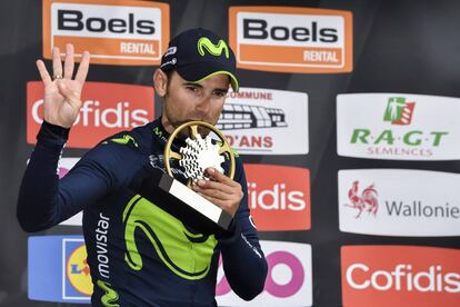 Valverde, el domingo pasado, en el podio con el trofeo de su cuarta Lieja.