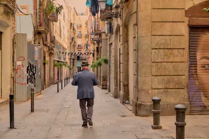 Luis Cabrera, en el barrio del Raval, en Barcelona, donde se ubica el Taller de Músics.