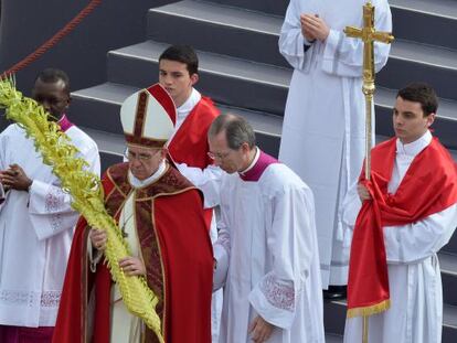 El papa Francisco celebra el Domingo de Ramos.