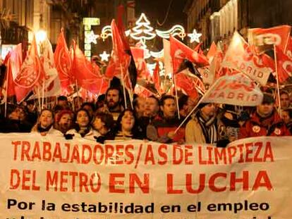 Manifestación de los limpiadores del metro en la calle Atocha