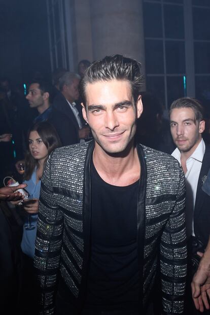 El modelo y actor español Jon Kortajarena, en la fiesta celebrada el jueves por la noche para celebrar la colección de maquillaje lanzada por Balmain en colaboración con L'Oréal Paris.