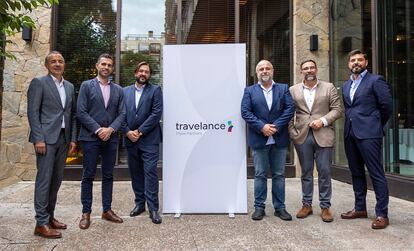 De izquierda a derecha, Tomeu Bennasar, consejero delegado de Travelance; Esteban Fernández, director de ventas en Iberia; Eduard Bogatyr, director general de TUI Iberia; Antonio Guerra, consejero delegado de Luxotour; Alejandro de la Osa, consejero delegado de Europamundo y Omar Spezie, consejero delegado de Guest Incoming