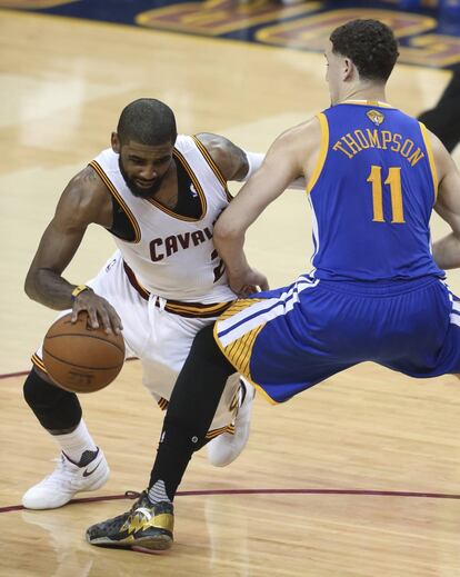 Irving y Klay Thompson.