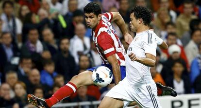 Diego Costa y Pepe durante un encuentro de 2013.  