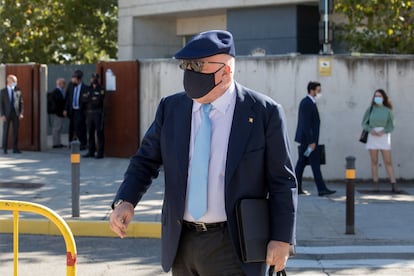 El comisario jubilado Jose Manuel Villarejo sale de la Audiencia Nacional, el pasado octubre.