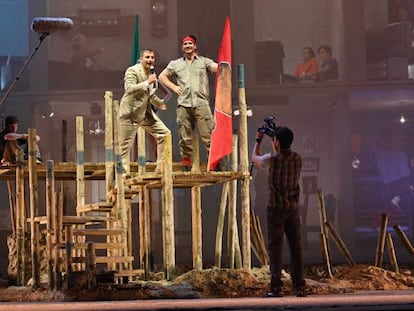 Un momento de uno de los ensayos de la ópera 'Los pescadores de perlas', de Bizet que se estrena hoy en el Liceo.