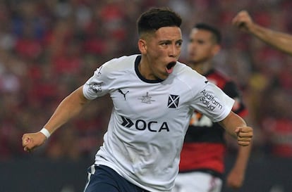 Ezequiel Barco celebra su gol al Flamengo.