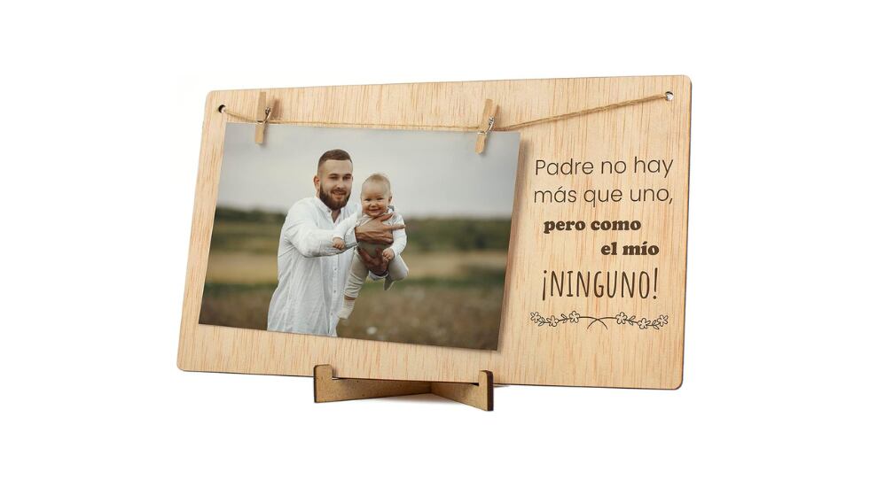 Marco de madera personalizado.