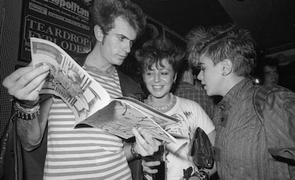 Público no interior da sala Rock-ola de Madri em 26 de novembro de 1983.