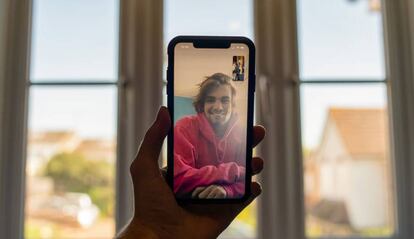 Llamada de Facetime dentro de un iPhone.