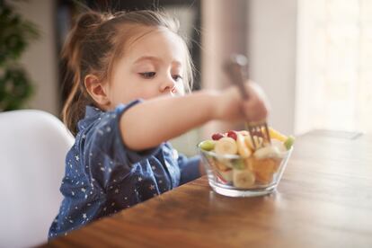 Este programa se prodiga en consejos y trucos para que los niños incorporen productos decisivos a su dieta, prácticamente desde que comienzan a empuñar los cubiertos.