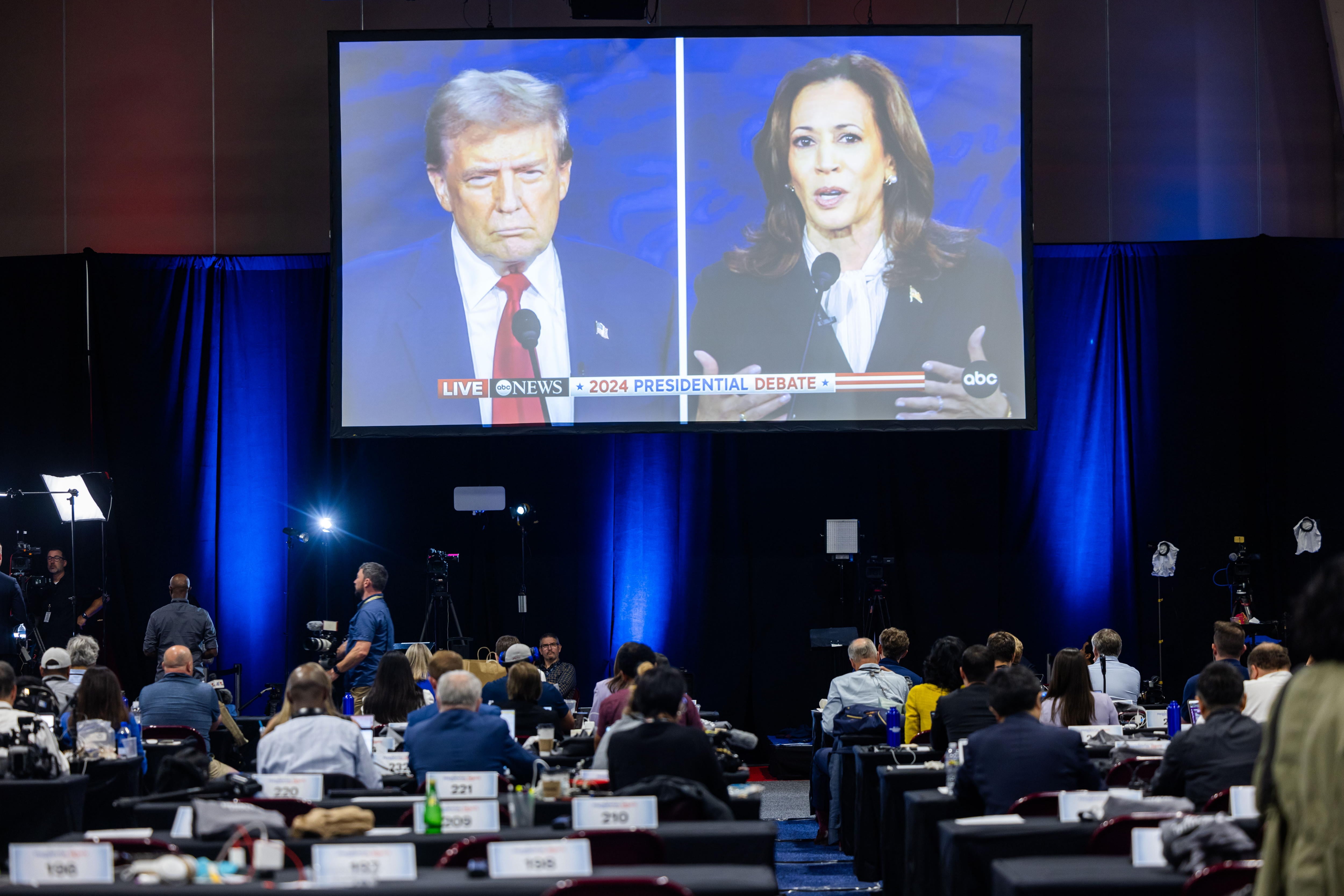 Verificación de datos: 11 bulos soltados (sobre todo por Trump) durante el debate presidencial 