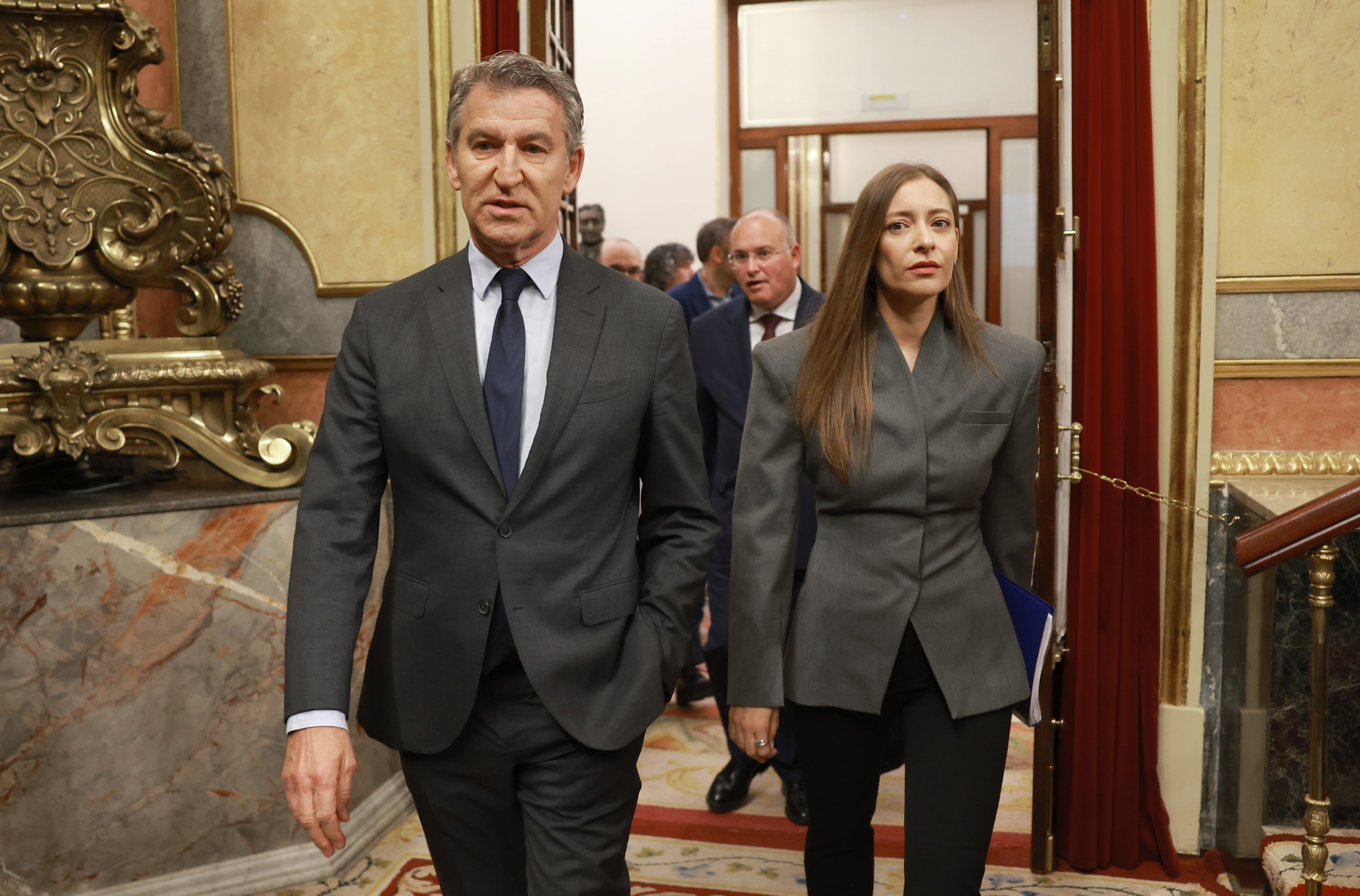 El debate sobre una moción de censura se acelera en un PP impaciente: “Algo hay que hacer”