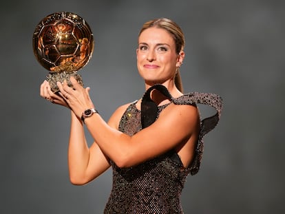 Alexia Putellas, con su segundo Balón de Oro.