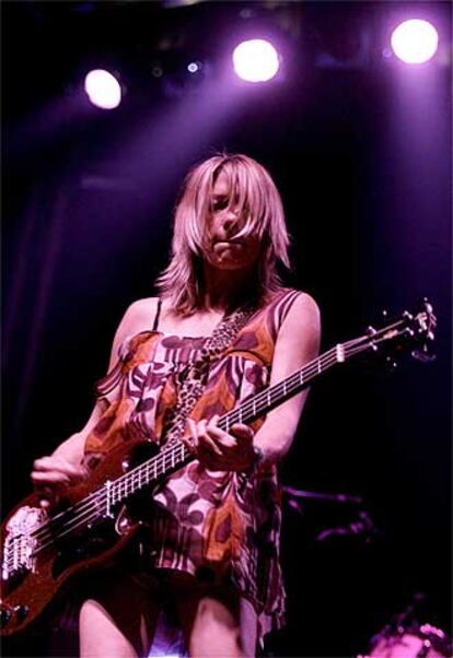 Kim Gordon, bajista de Sonic Youth, banda que actuará junto a Enrique Morente el 29 de octubre en Valencia.