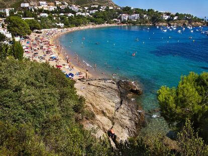 La playa de Almadrava, en Roses (Girona), en una imagen de archivo.