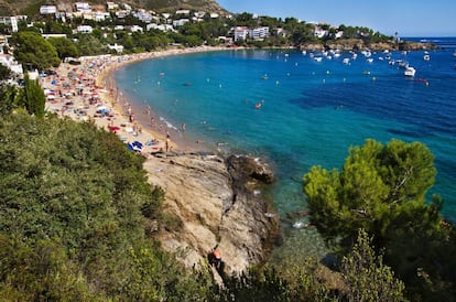 La playa de Almadrava, en Roses (Girona).