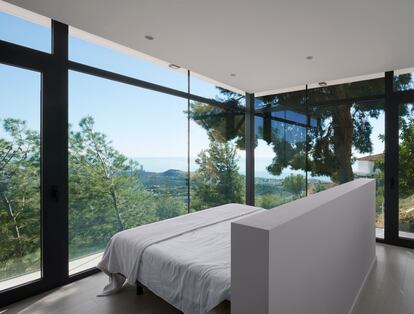 Habitaciones sencillas, con vistas al mar y privacidad gracias a la vegetación.