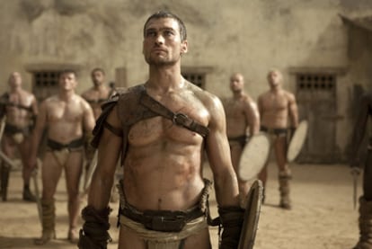 Andy Whitfield, en el papel de Espartaco.