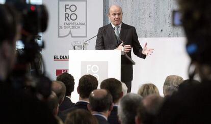 Luis de Guindos, hoy en San Sebastián durante el primer encuentro del Foro Empresarial de Gipuzkoa.