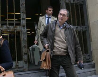 José María Bravo sale ayer de la Audiencia de Gipuzkoa tras prestar declaración