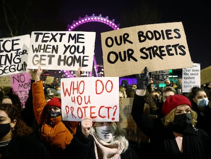 Manifestación tras la muerte de Sarah Everard frente a Scotland Yard, en Londres el pasado 16 de marzo.