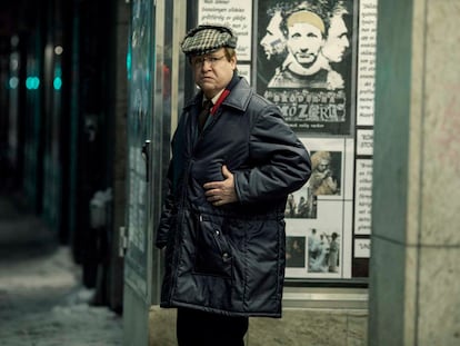 Robert Gustafsson, en una imagen de la serie sueca 'El asesino improbable'.