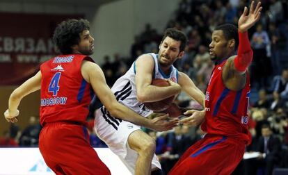 Teodosic y Weems presionan a Rudy